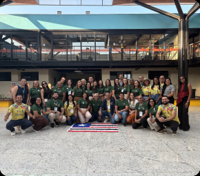 Grupo de Visitantes na Cadeia Criativa